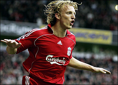 flying_kuyt.jpg