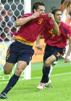 morientes_scores_for_spain.jpg